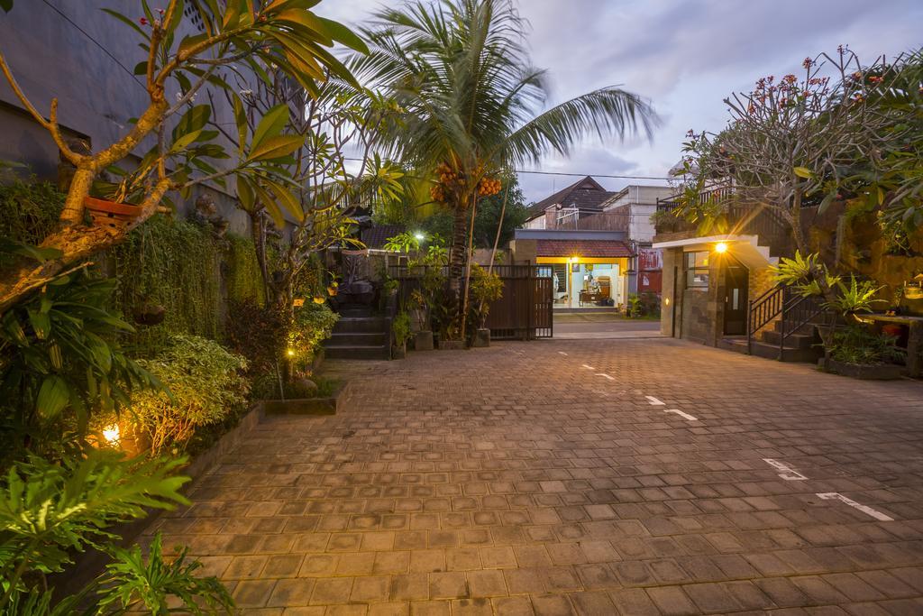 Hôtel Griya Tunjung Sari à Denpasar Extérieur photo